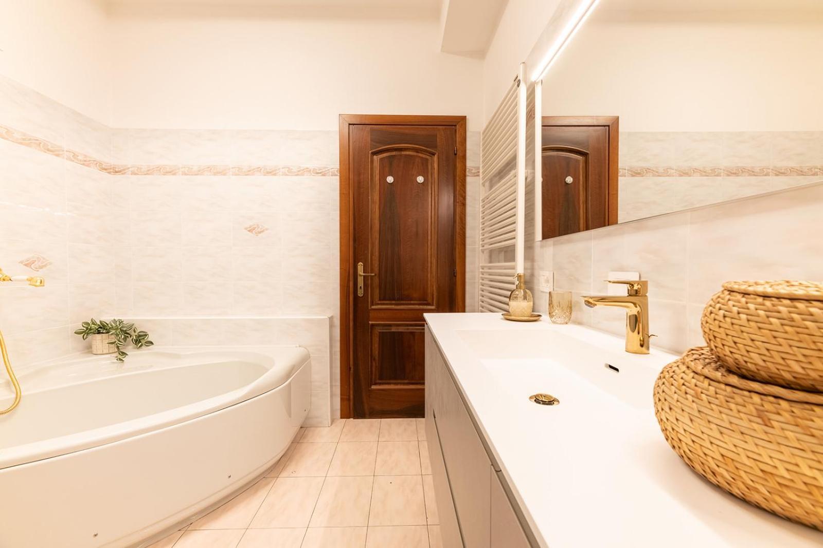 Appartamento Bellavista - Lake Como View - Near The Beach Cremia Bagian luar foto